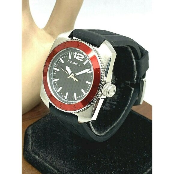 Fossil Men's Watch WB1042 Quartz Black Dial Silver Red Bezel 38mm Rubber… - Picture 2 of 13